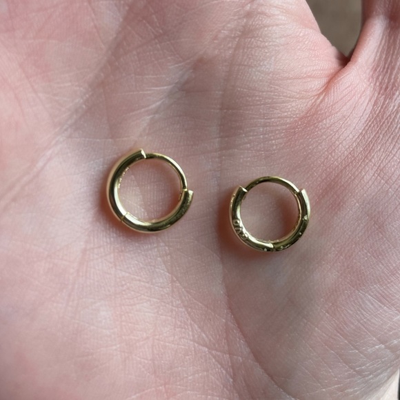 14k gold plated sterling sliver huggie earrings - Picture 5 of 5